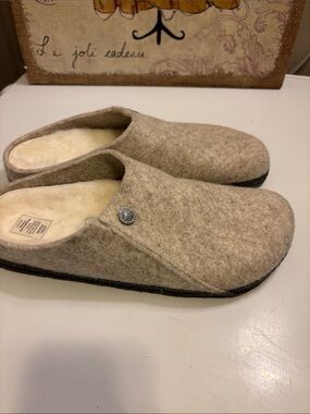 Men's Birkenstock Zermatt  wool Slippers in Beige -